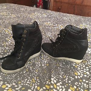 Wedge sneakers