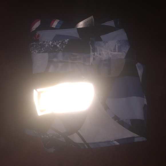 Reflective workout shorts(SIZE SMALL)