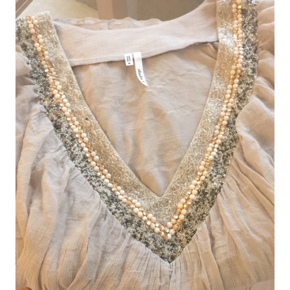 Studio Y Tops - Gorgeous angel sleeve top-beaded neckline