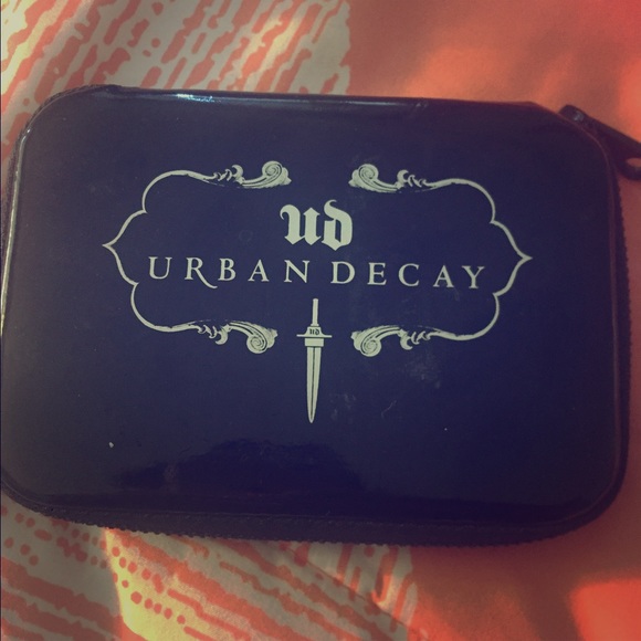 Urban Decay's - The Dangerous Palette
