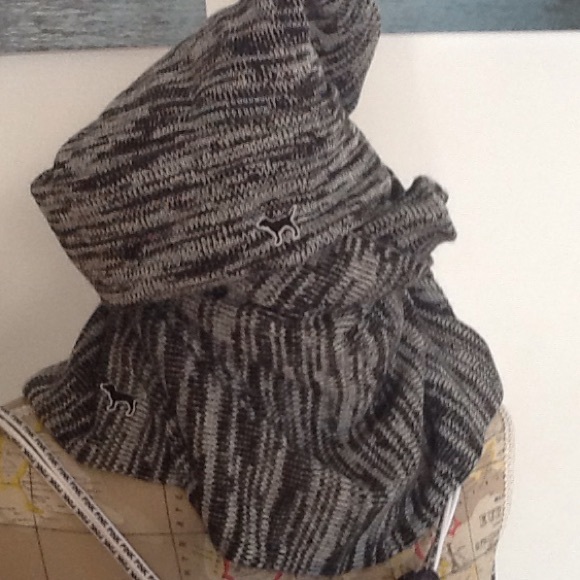 PINK Victoria's Secret Other - BNWT VS PINK infinity scarf and beanie