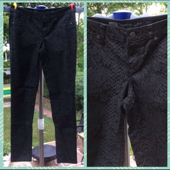 ❌Sold❌Mossimo snake print pants