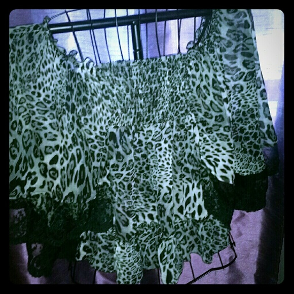 NWOT ~ Leopard & Black Lace, Boho style top