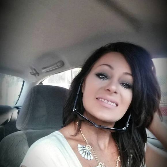 Meet your Posher, Melissa