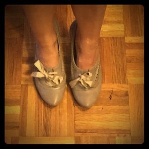 Adorable Anthropologie Heels with bow