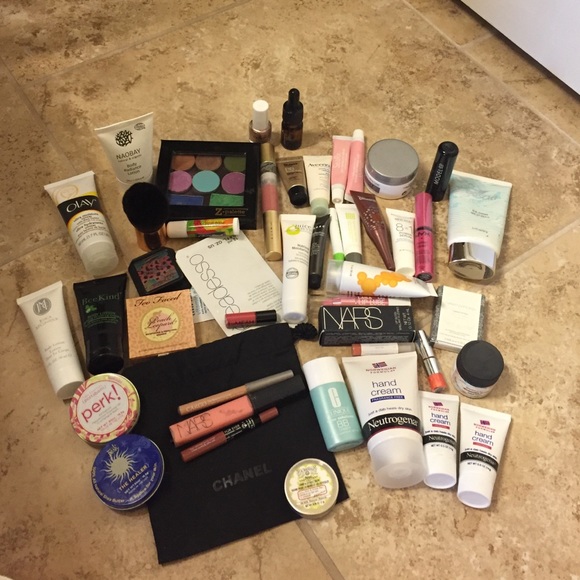 HUGE MAKEUP LOT MAC, NARS, TOO FACED, BENEFIT