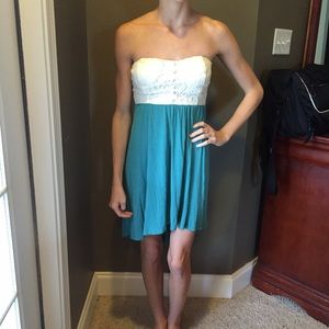 Staples Dress; Size Small