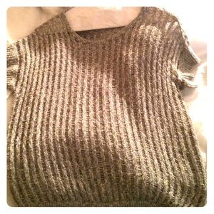 Short sleeve knit sweater