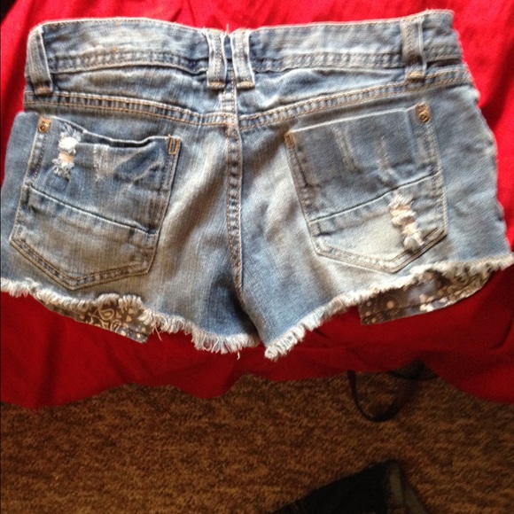 Abercrombie & Fitch Jean Shorts - Picture 2 of 2