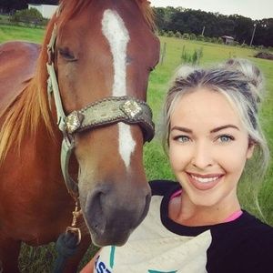 Meet your Posher, Danae