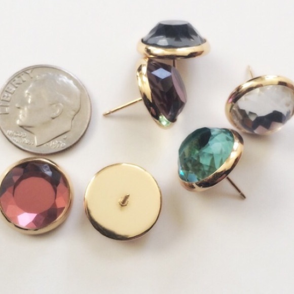 3 for 15🎀glass rhinestone gold plated earrings - Picture 2 of 2