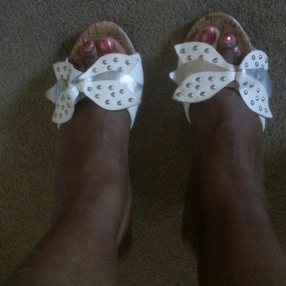 Sandals - Picture 3 of 3