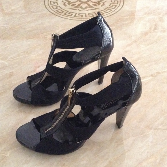 Michael Kors Shoes - Michael Kors heels 😱⛅️EARLY BIRD SPECIAL⛅️