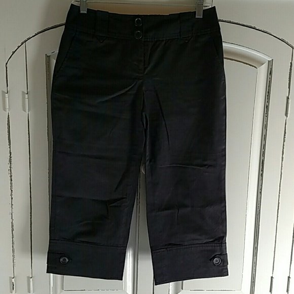 Capris - Picture 1 of 3