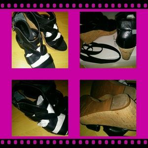 Nine West black wedges