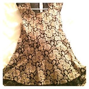 Floral flare waisted tank top!