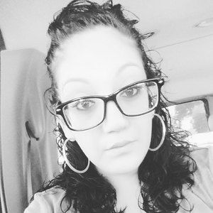 Meet your Posher, Simone