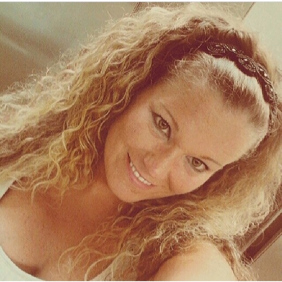 Meet your Posher, Christa - Picture 9 of 10