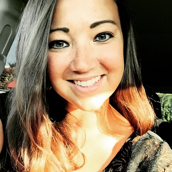 Meet your Posher, Amanda - Picture 1 of 1