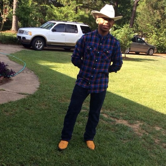 Meet your Posher, Neptali - Picture 1 of 1