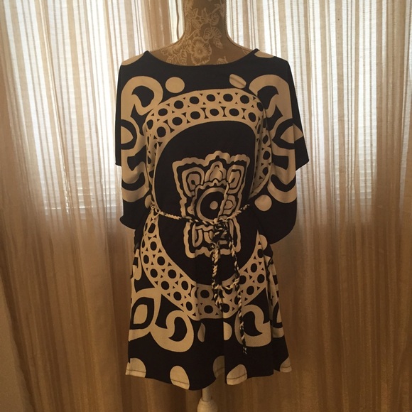 💥💥SUMMER CLEARANCE Bold graphic tunic