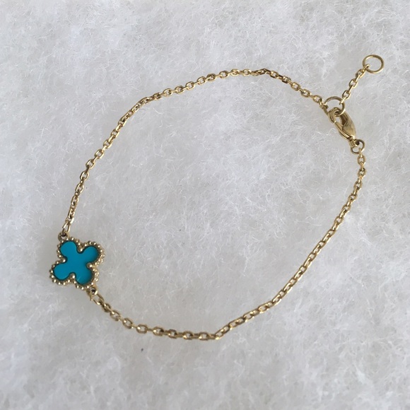 Gold Bracelet with Turquoise Quatrefoil