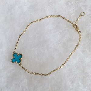 Gold Bracelet with Turquoise Quatrefoil