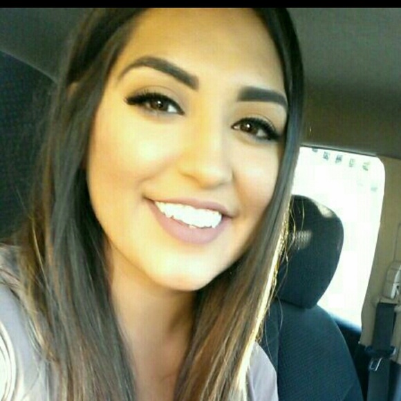 Meet your Posher, Rebecca