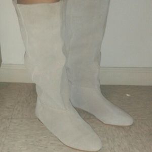 !Sandy Suede Boots!