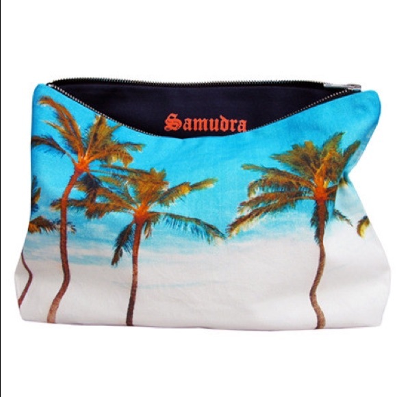 ๐ B U N D L E D๐ Samudra Maili palm tree Clutch - Picture 3 of 3