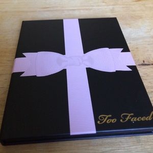 Too faced le chateau Paris after dark palette