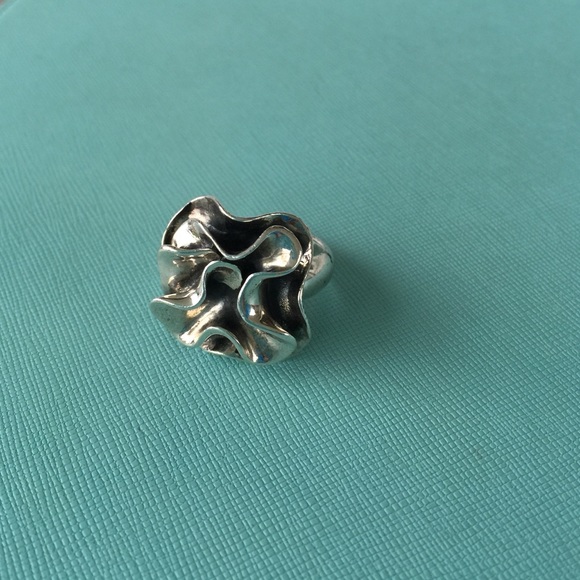Silpada Sterling Ruffled Flower Ring. Size 7
