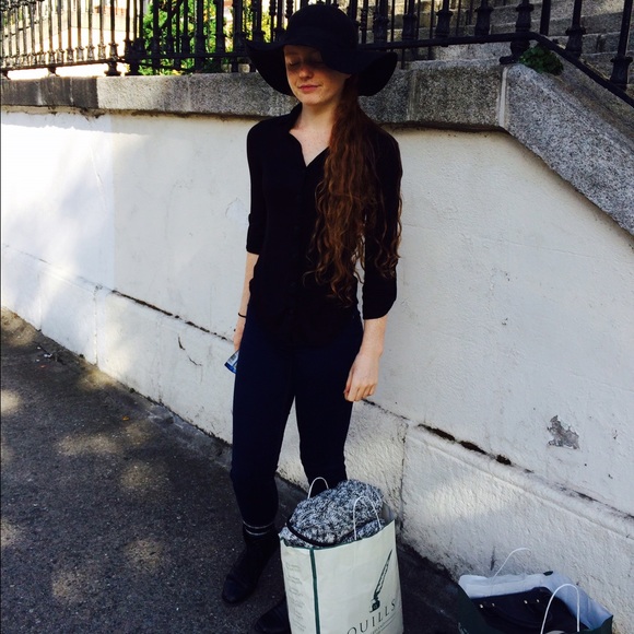 Meet your Posher, Ally