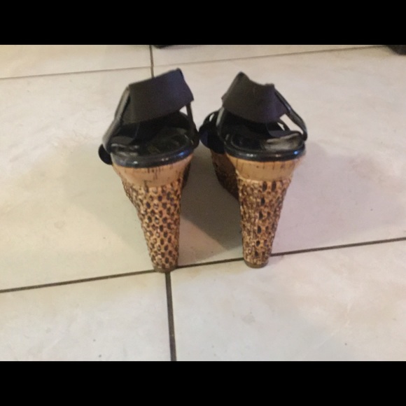 Bcbg brown strappy wedges heels sandals platforms - Picture 3 of 3