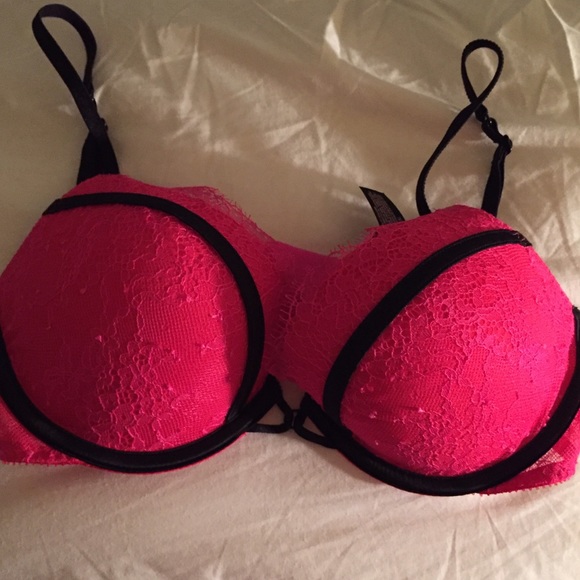 Victoria's Secret Other - Victoria's Secret Very Sexy push up bra 32D (TWO)