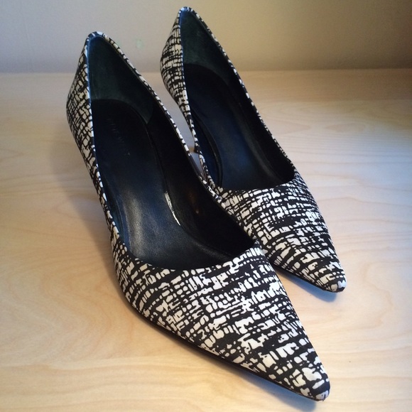 Nine West Black & White Patterned Pointed Toe Heel