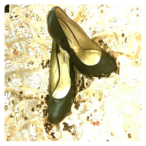 Steve Madden Shoes - 👠Steve Madden Black Bow Heels👠