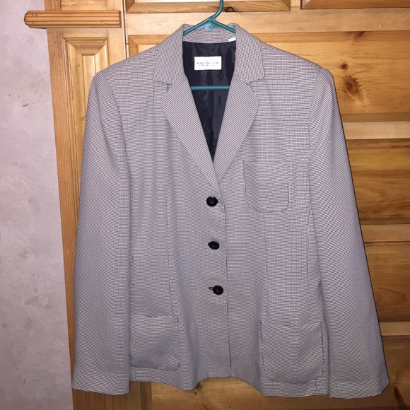 Houndstooth Blazer with matching sleeveless top - Picture 2 of 4