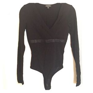 ✨ONE HR SALE-will ship tomorrow✨bebe bodysuit