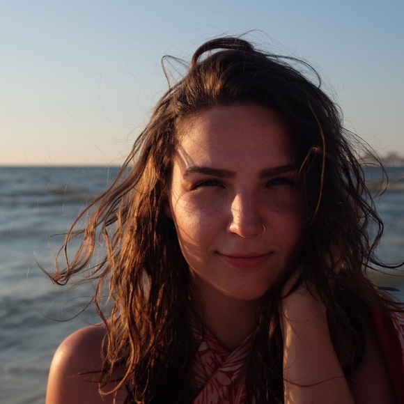 Meet your Posher, Victoria - Picture 2 of 3