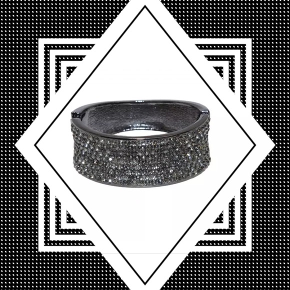 Boutique Jewelry - NEW Gunmetal Crystal Hinge Bracelet Mega Bling