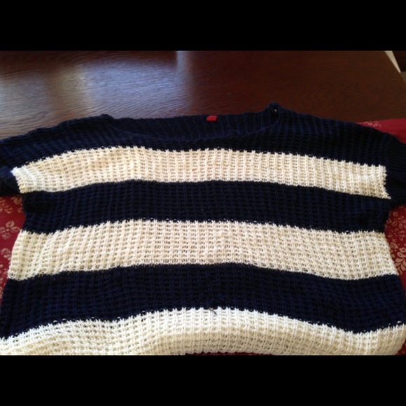 Crop top sweater