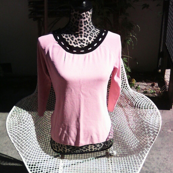 FINAL SALE. CUTE SWEATER💕