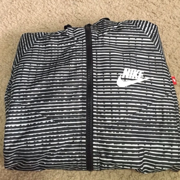 Nike wind breaker