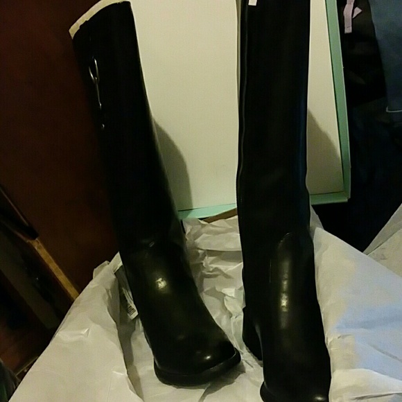 Boots - Picture 4 of 4