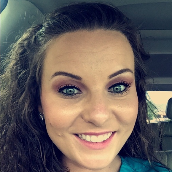 Meet your Posher, Kellie