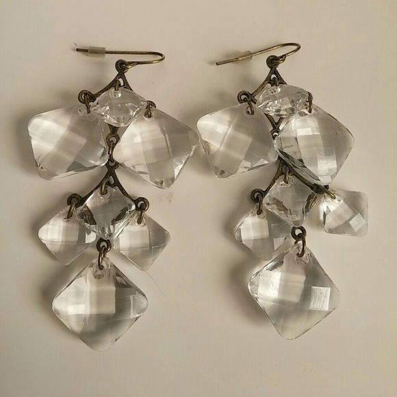 Elegant earring bundle - Picture 2 of 4