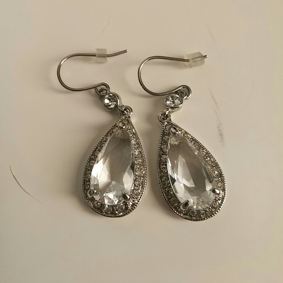 Elegant earring bundle - Picture 3 of 4