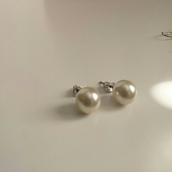 Elegant earring bundle - Picture 4 of 4