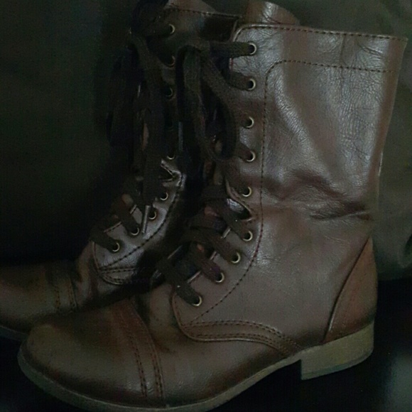 Target combat boots